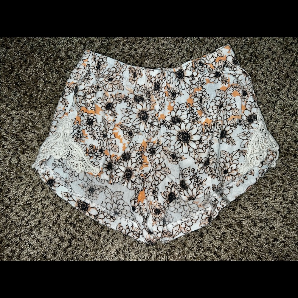 Floral loose fit shorts size medium